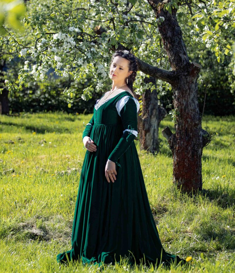 Green Velvet Renaissance Gown, Venetian 1490 Renaissance Dress, Luxurious Velvet Borgia Outfit - Image 14