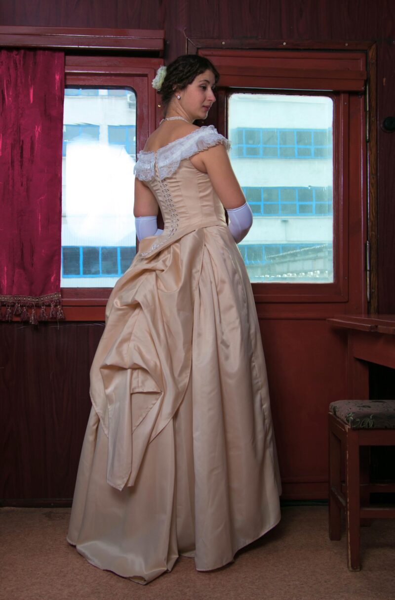 Victorian Off White Wedding Dress, 1880s Bustle Milk White Gown, Victorian Creamy Ballgown - Image 5