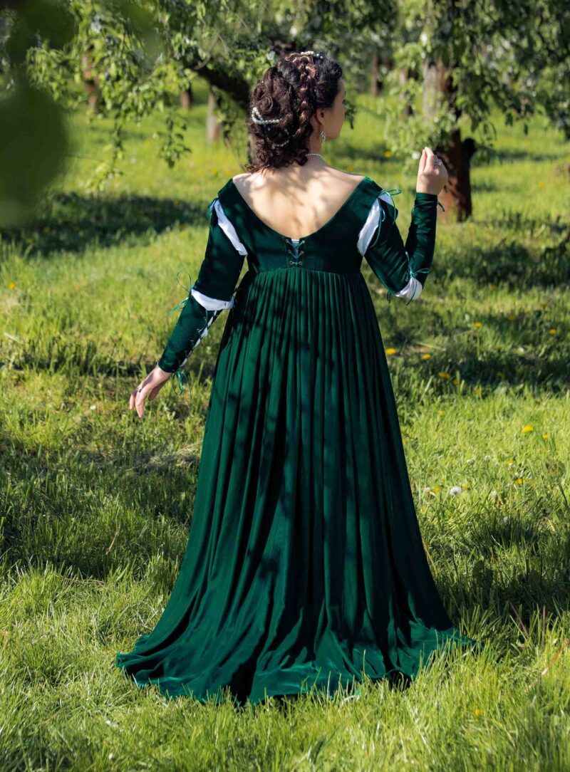 Green Velvet Renaissance Gown, Venetian 1490 Renaissance Dress, Luxurious Velvet Borgia Outfit - Image 5