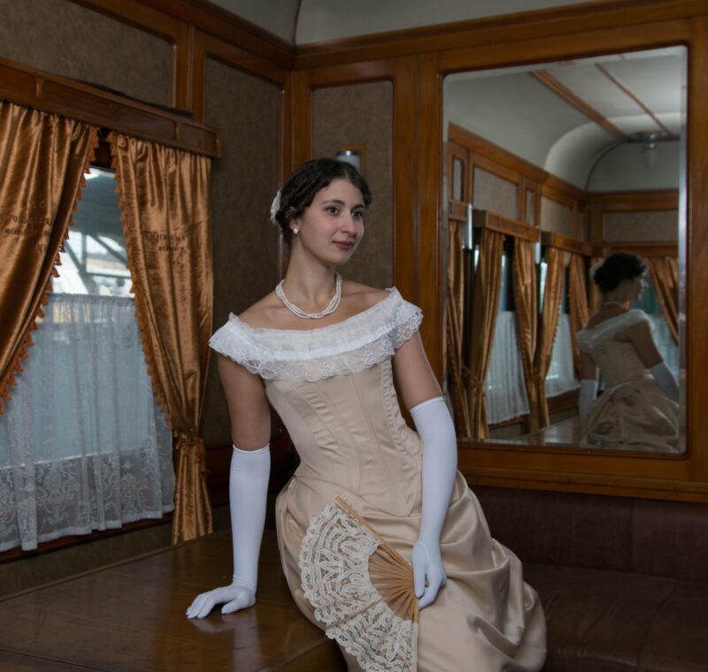 Victorian Off White Wedding Dress, 1880s Bustle Milk White Gown, Victorian Creamy Ballgown - Image 6