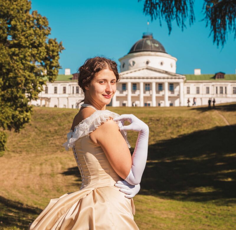 Victorian Off White Wedding Dress, 1880s Bustle Milk White Gown, Victorian Creamy Ballgown - Image 8