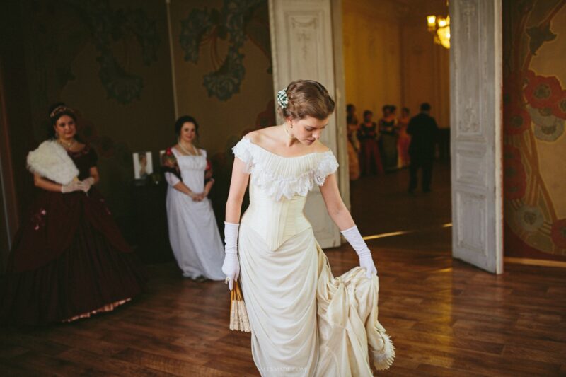 Natural Form Wedding Gown, 1880s Vanilla Wedding Dress, Off White Victorian Ball Gown, 1880s Victorian Wedding Gown - Image 2