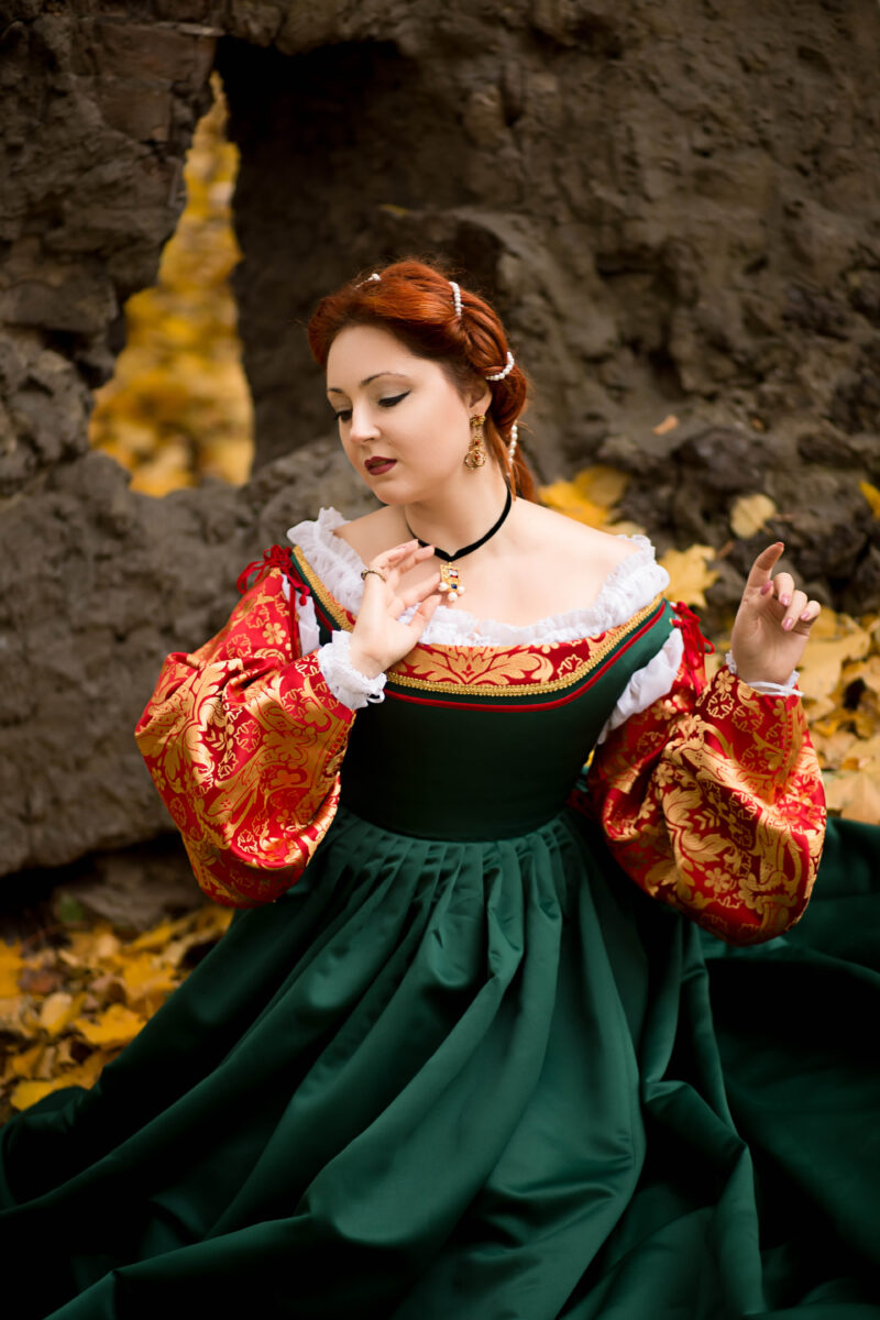 Red and Green Renaissance Gown, 1500s Borgia Gown, Renfaire Queen Dress, Fairy Renaissance Corsetted Fantasy Dress - Image 2