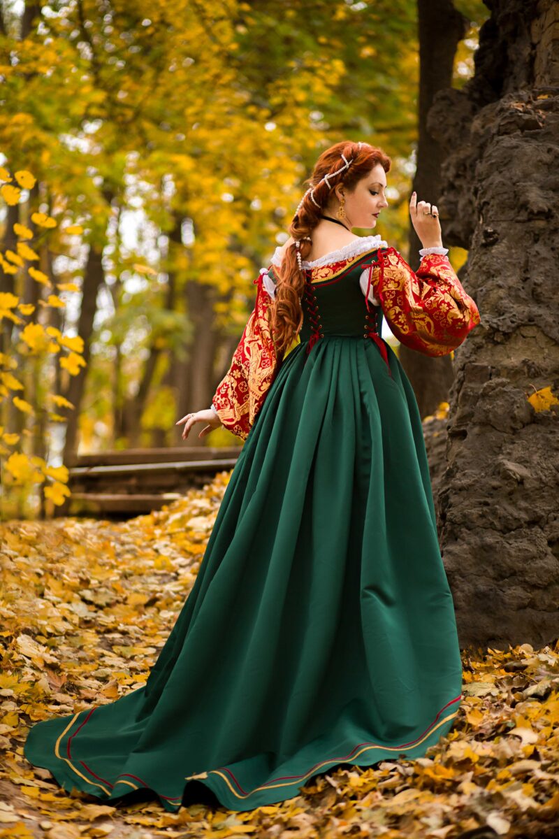 Red and Green Renaissance Gown, 1500s Borgia Gown, Renfaire Queen Dress, Fairy Renaissance Corsetted Fantasy Dress