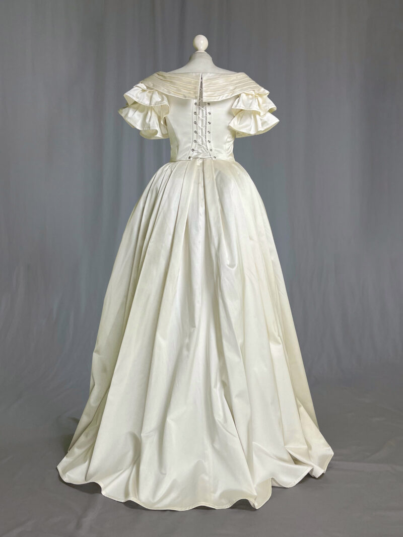 Early Victorian Gown, 1840s Offwhite Dress, Romantic XIX Century Wedding Gown, Young Victoria Outfit