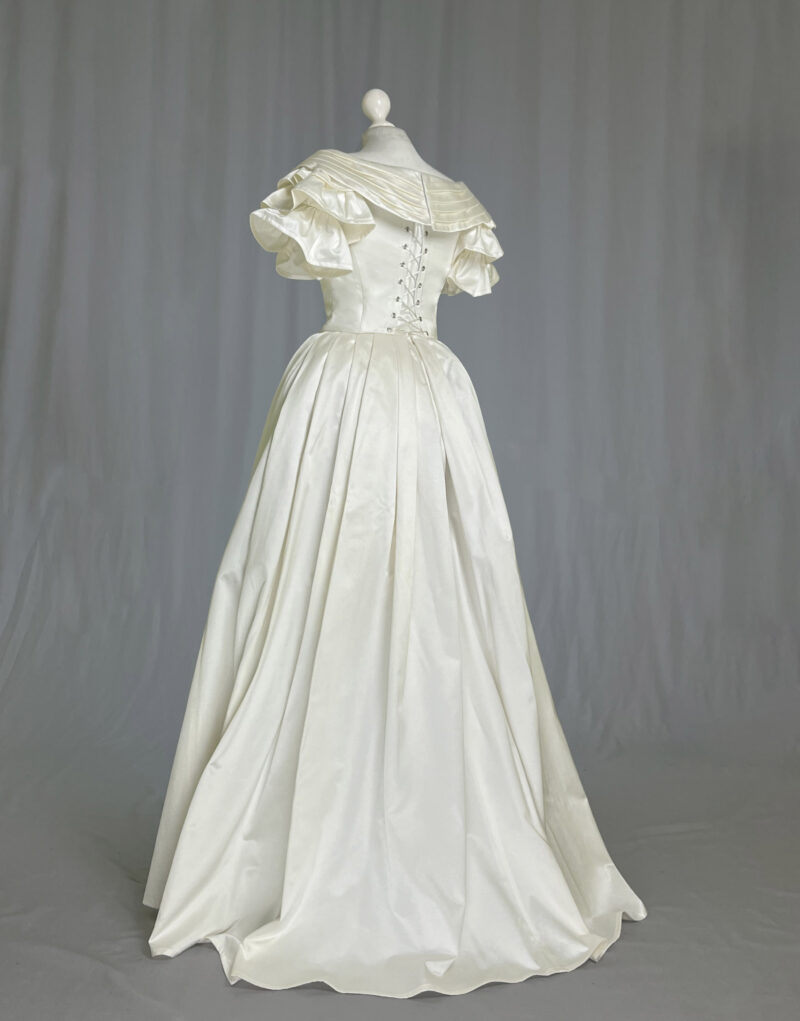 Early Victorian Gown, 1840s Offwhite Dress, Romantic XIX Century Wedding Gown, Young Victoria Outfit