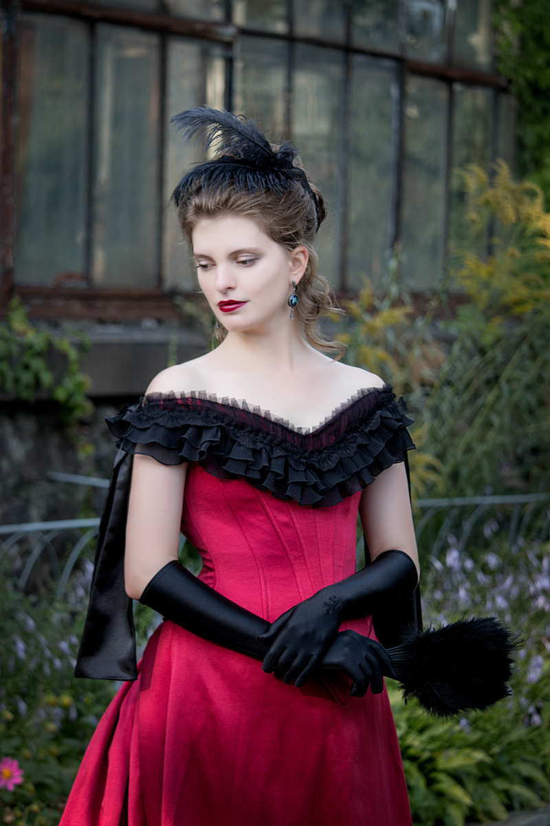 Berry Red Victorian Dress, 1880s Dramatic Ballgown, Victorian Halloween Dress, Vampire Esthetics Outfit