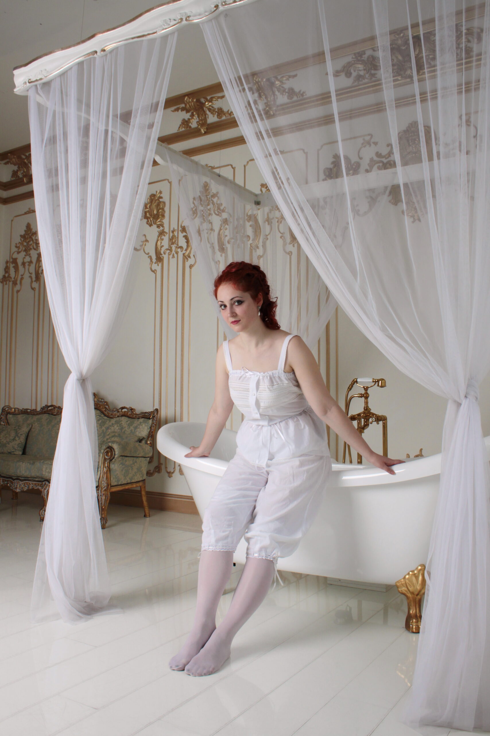 1900s Lingerie Set, White Batiste Camisole and Drawers - Image 7