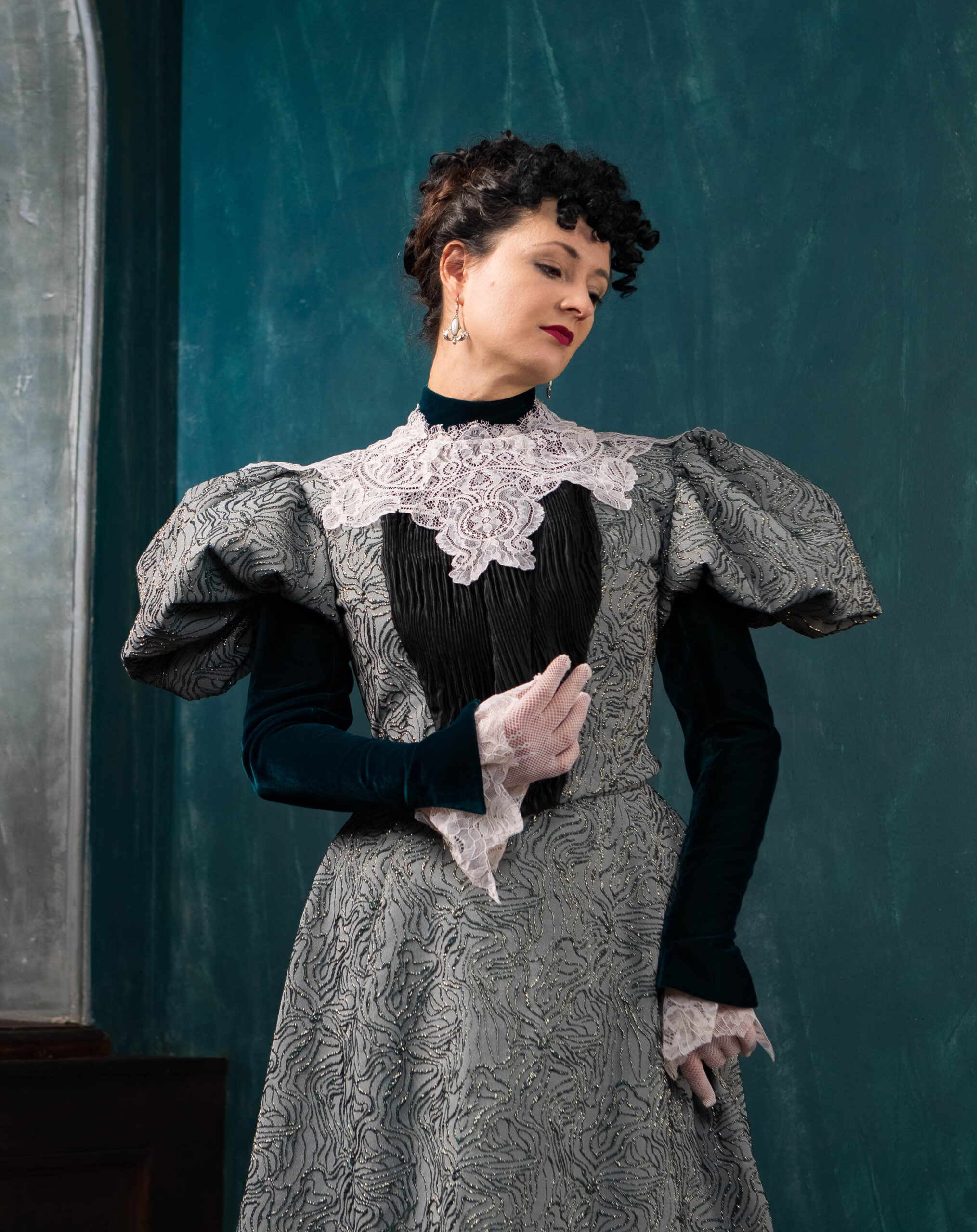 1890s Belle Epoque Gown, 1900s Historical Outfit - Image 9