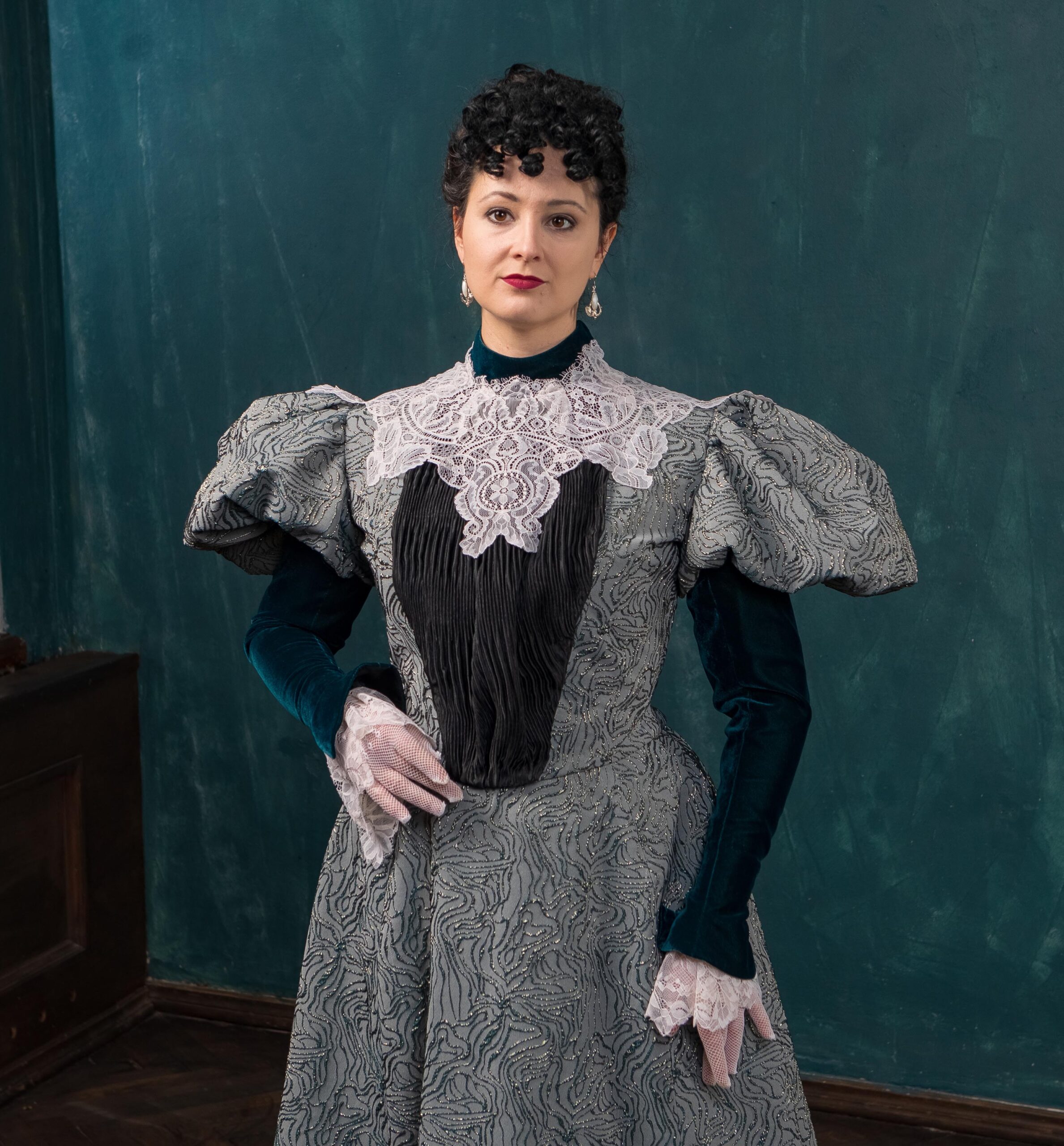 1890s Belle Epoque Gown, 1900s Historical Outfit - Image 12
