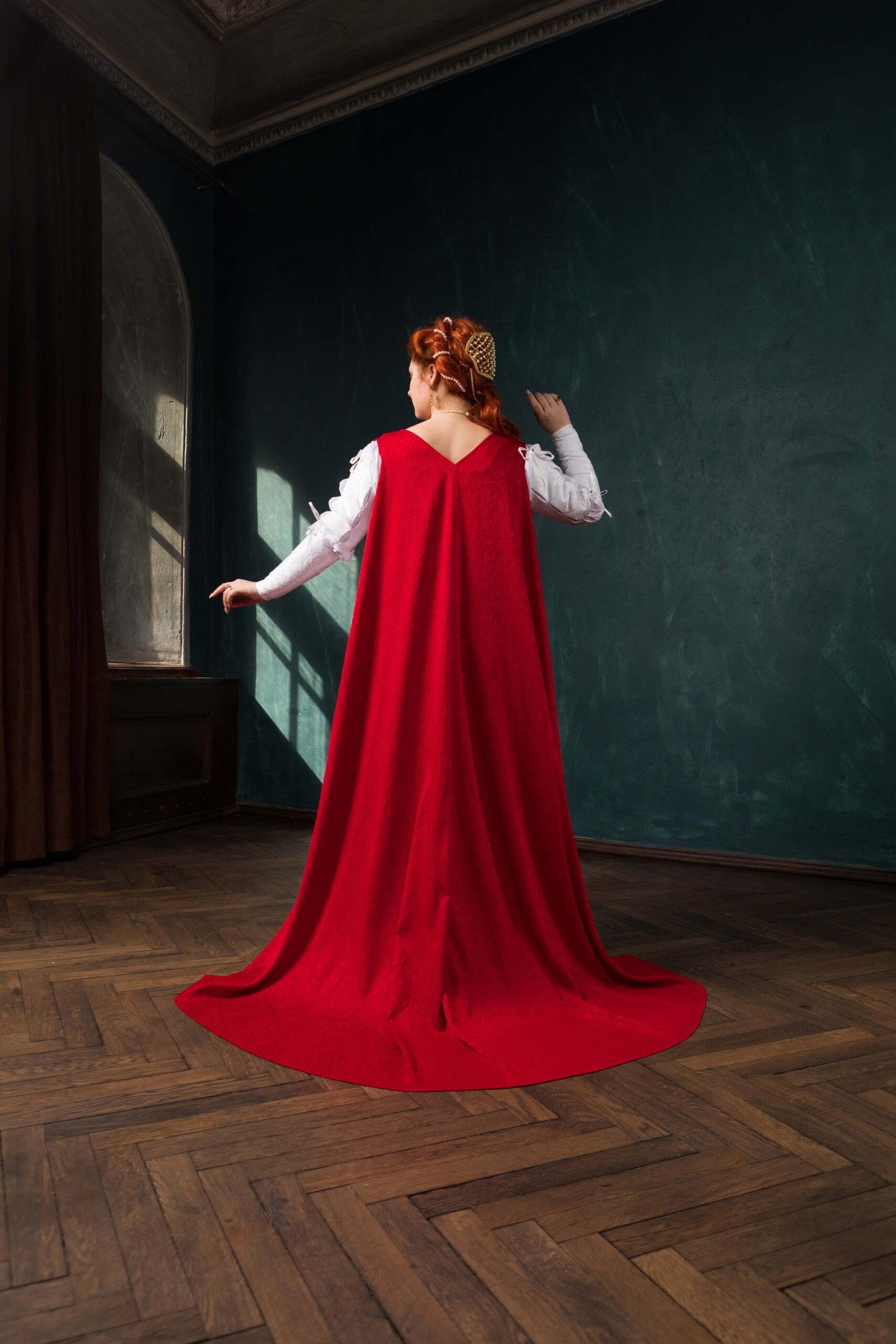 Italian Renaissance Red Giorno Cloak, 1490s Giornea Cape - Image 7