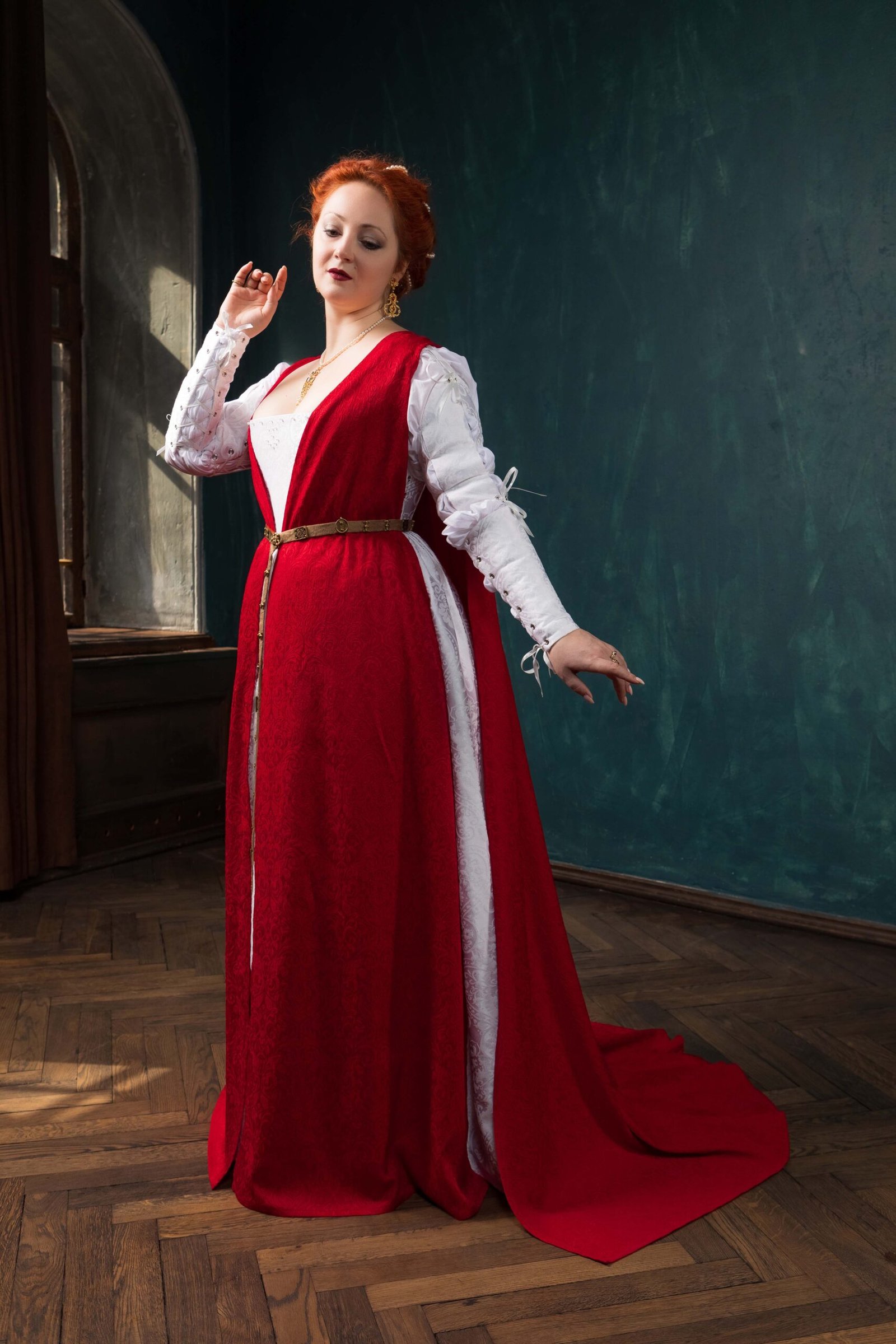 Italian Renaissance Red Giorno Cloak, 1490s Giornea Cape - Image 11