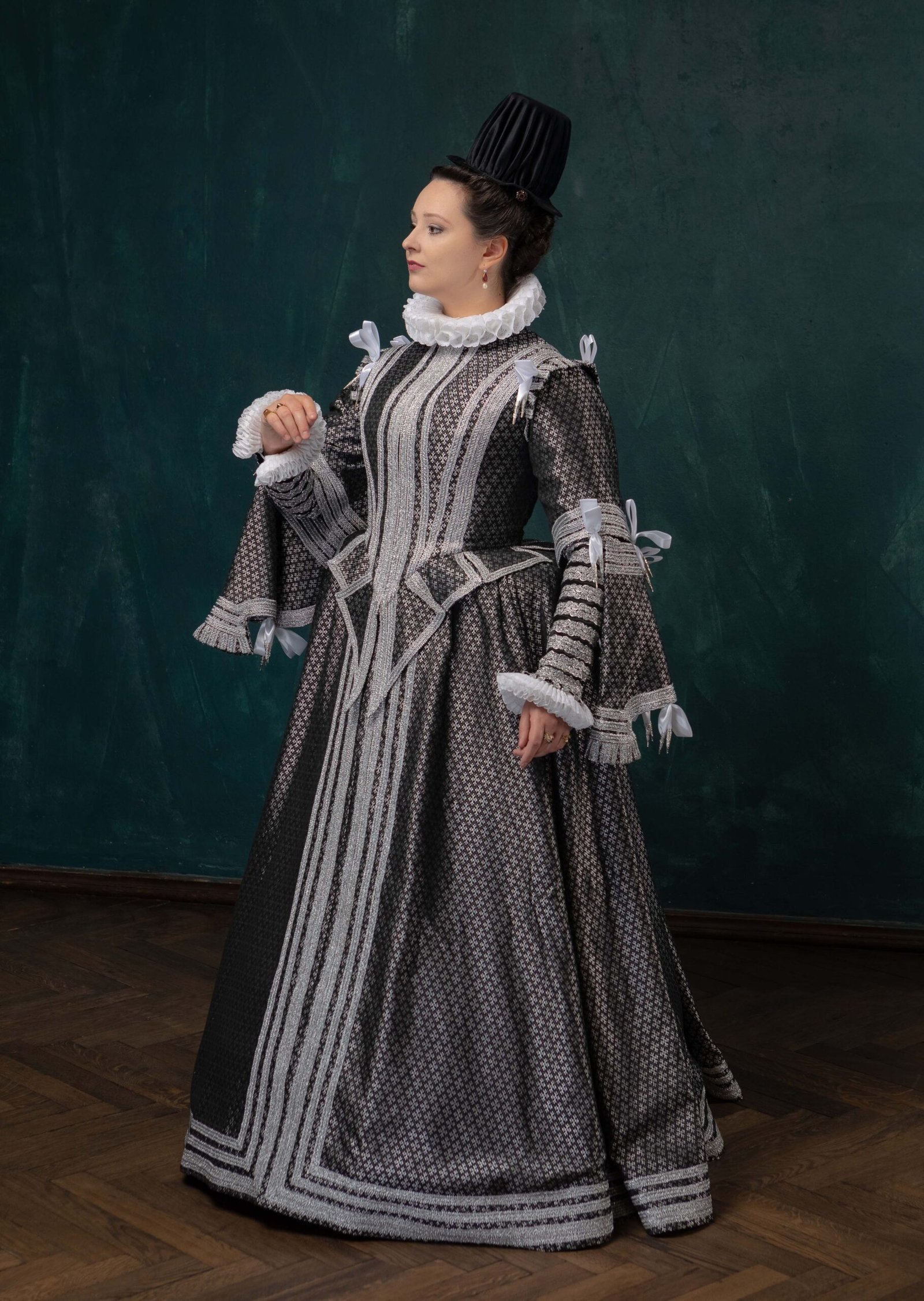 Renaissance Court Gown, 1570s Spanish Royal Dress, Black and Silver Queen Historical Reenactment Attire - Image 5