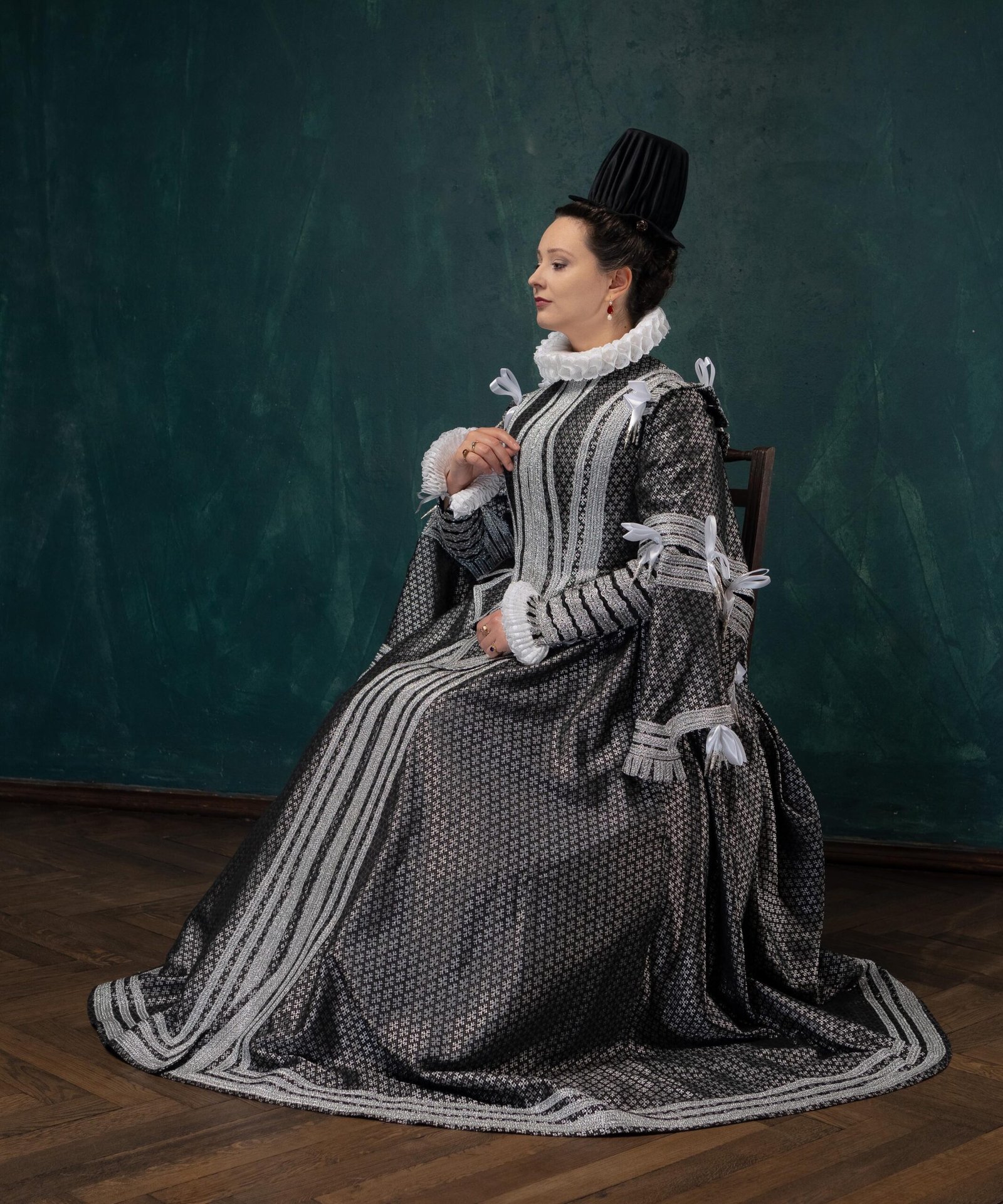 Renaissance Court Gown, 1570s Spanish Royal Dress, Black and Silver Queen Historical Reenactment Attire - Image 8