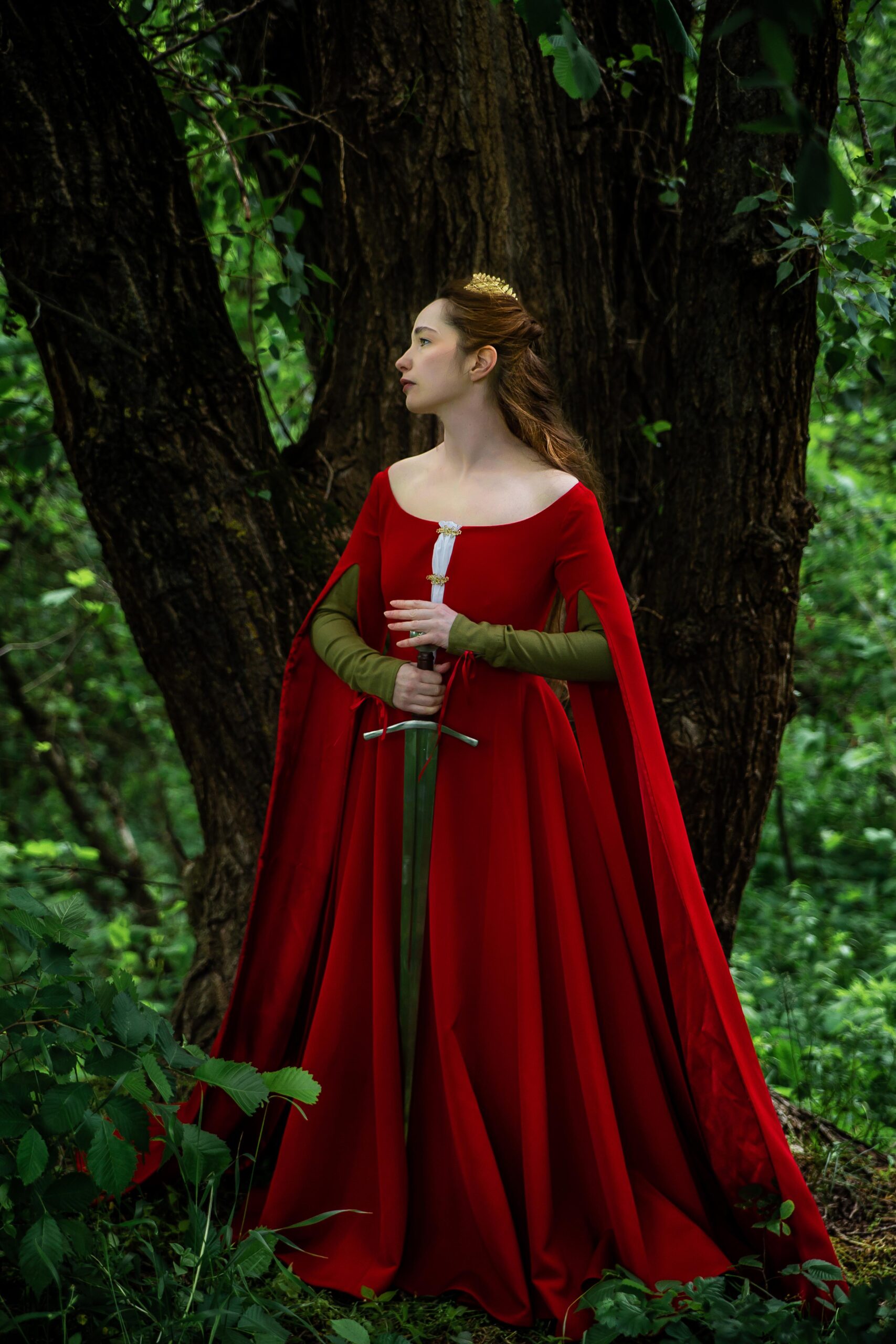 1400s Red Medieval Dress: 15th Century Reenactment Gown for Renfair and LARP - Image 10