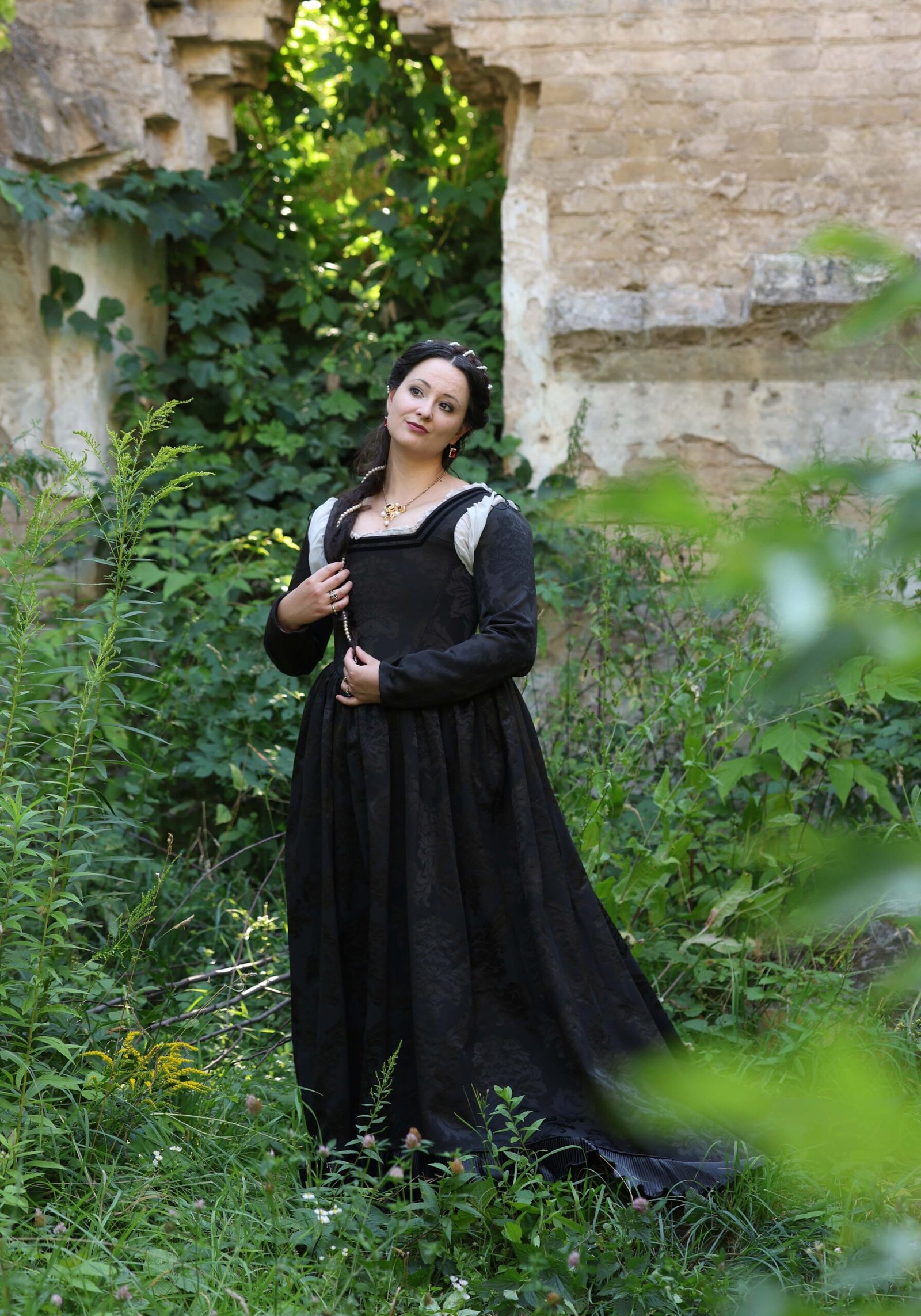 Black 1550s Renaissance Gown, Gothic Renfaire Outfit - Image 9