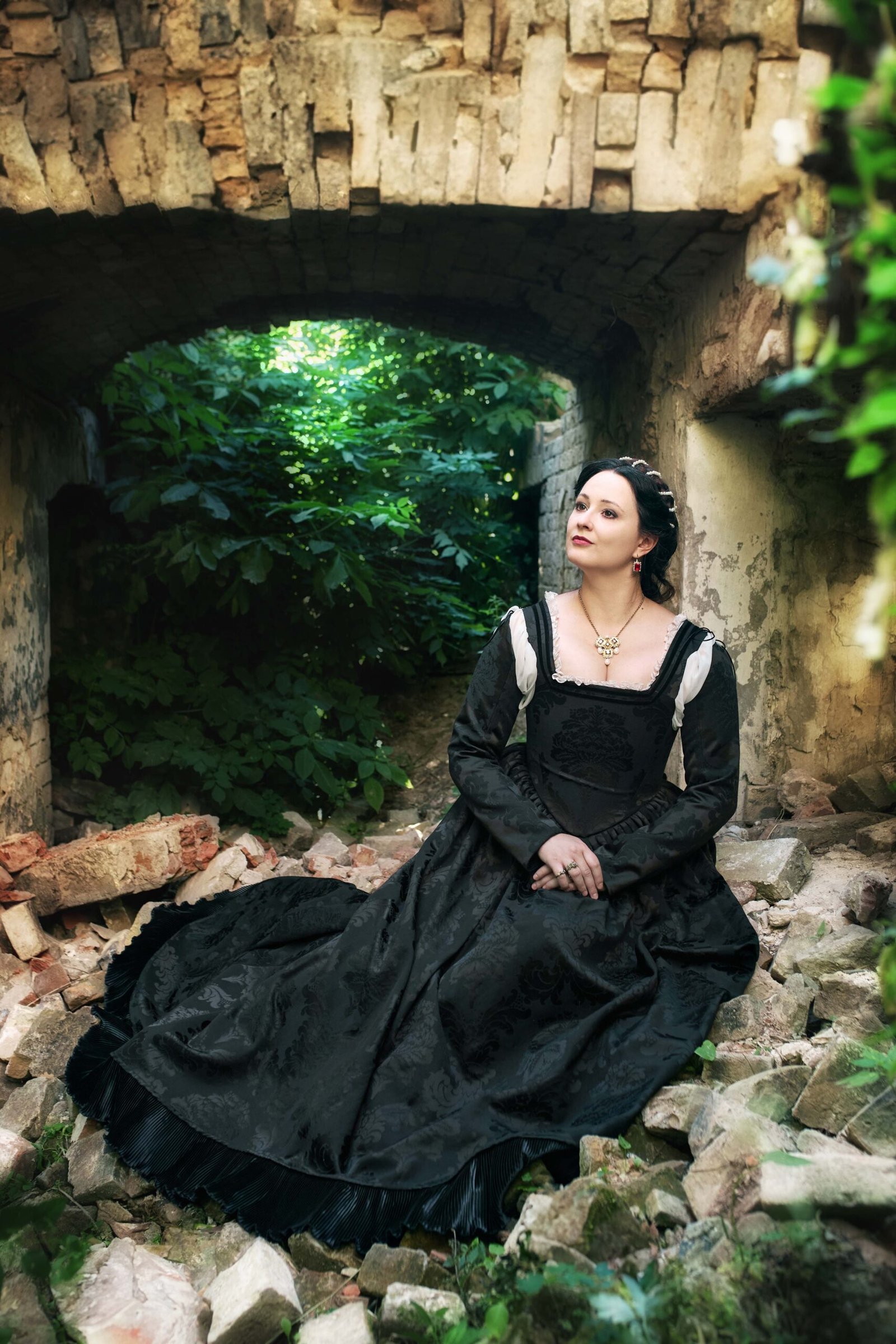Black 1550s Renaissance Gown, Gothic Renfaire Outfit - Image 11