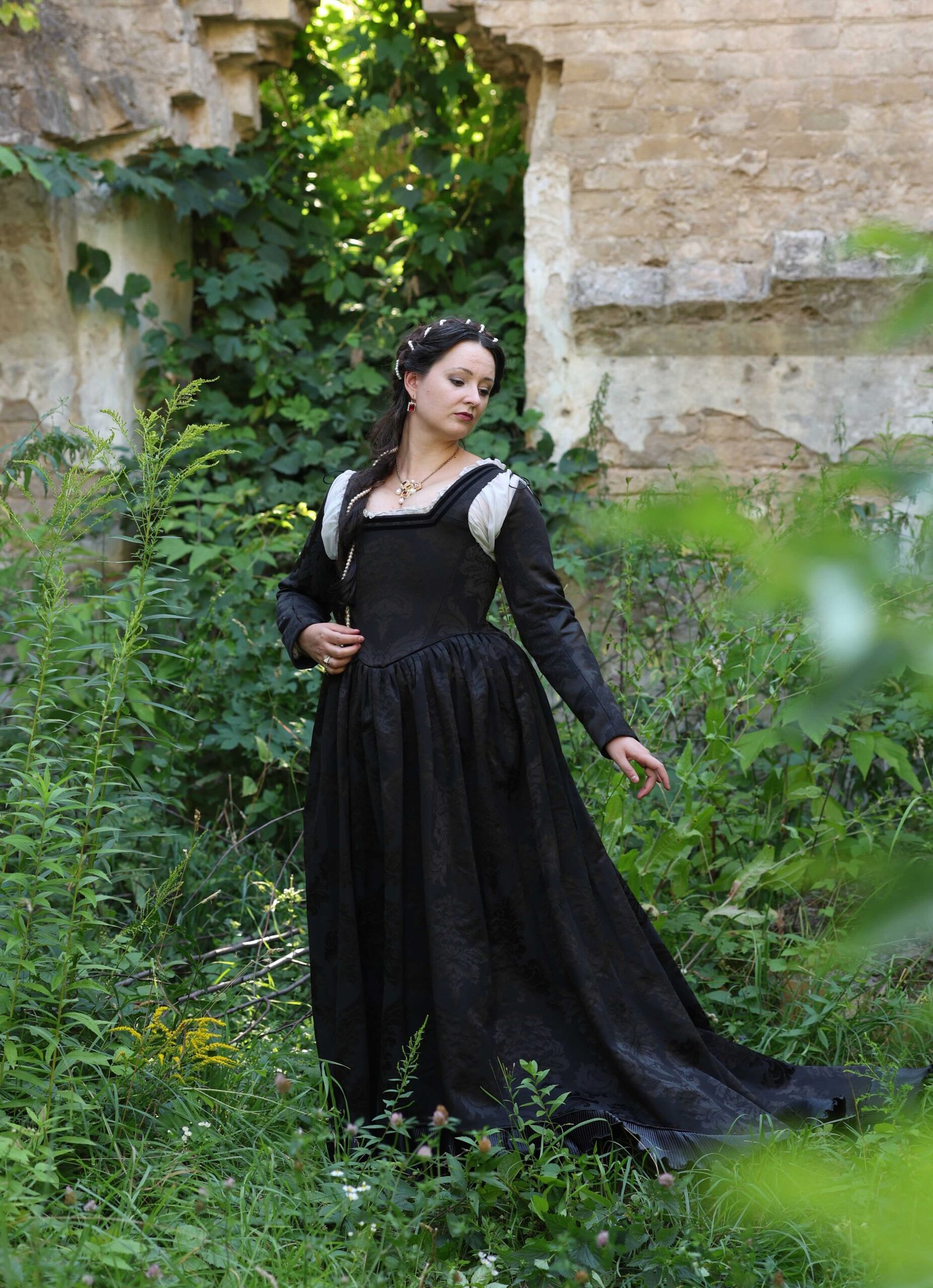 Black 1550s Renaissance Gown, Gothic Renfaire Outfit - Image 10
