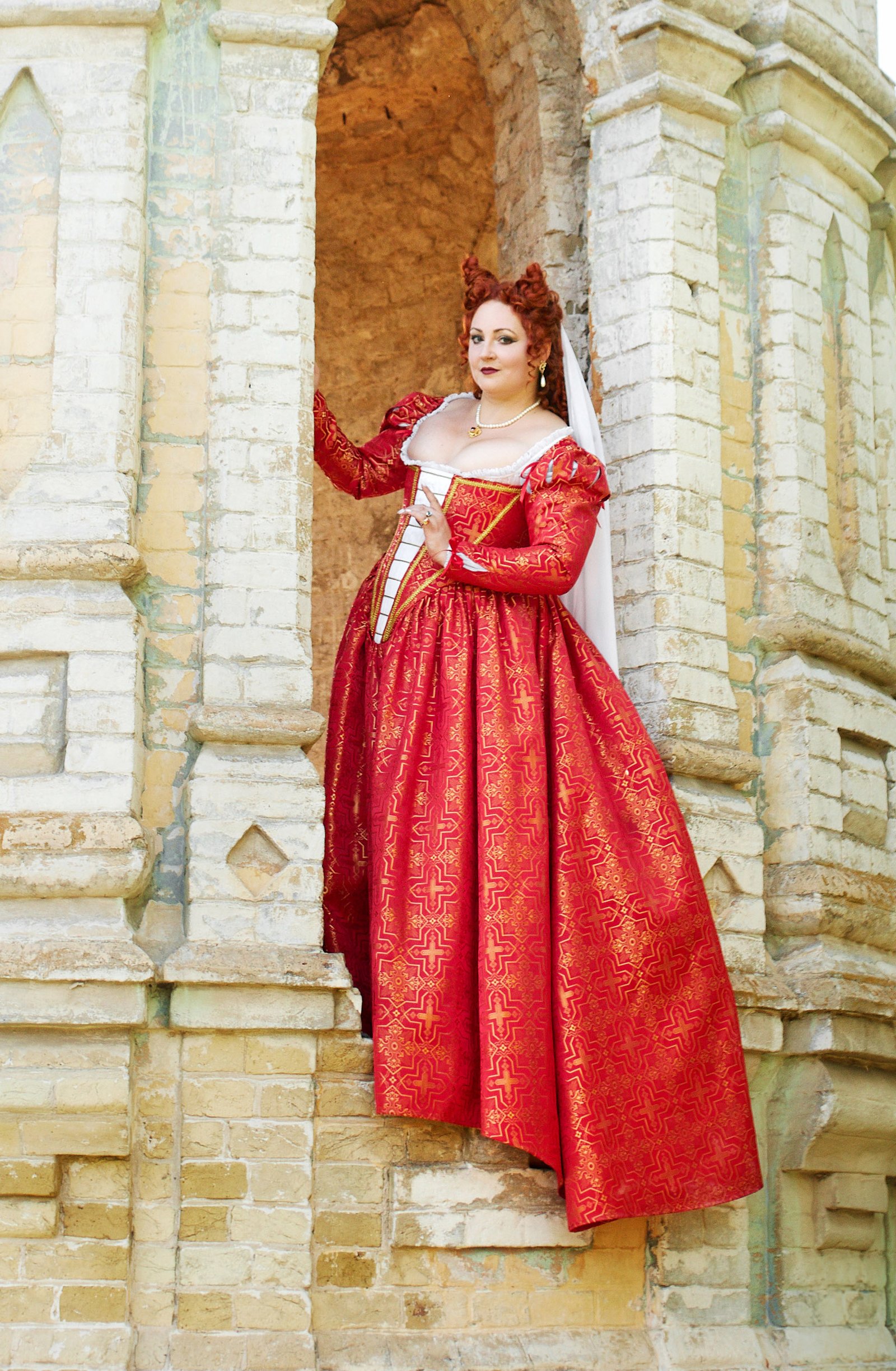Virtuous Courtesan Renaissance Gown, 1570s Red and Gold Veronica Franco Dress for Venice Carnival - Image 4