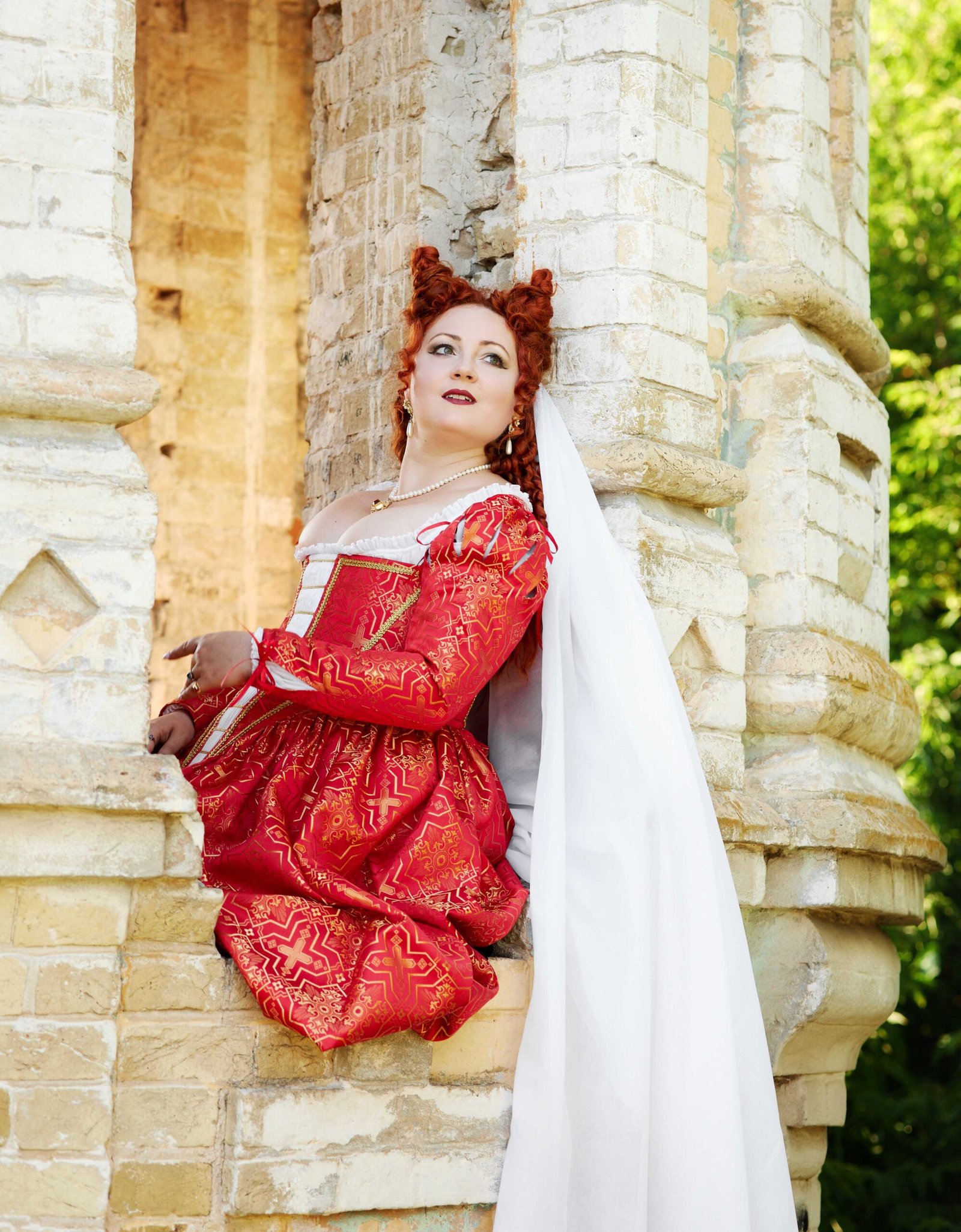 Virtuous Courtesan Renaissance Gown, 1570s Red and Gold Veronica Franco Dress for Venice Carnival - Image 7