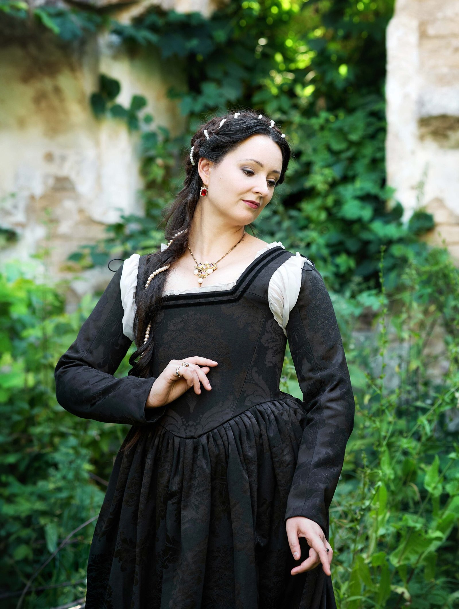 Black 1550s Renaissance Gown, Gothic Renfaire Outfit