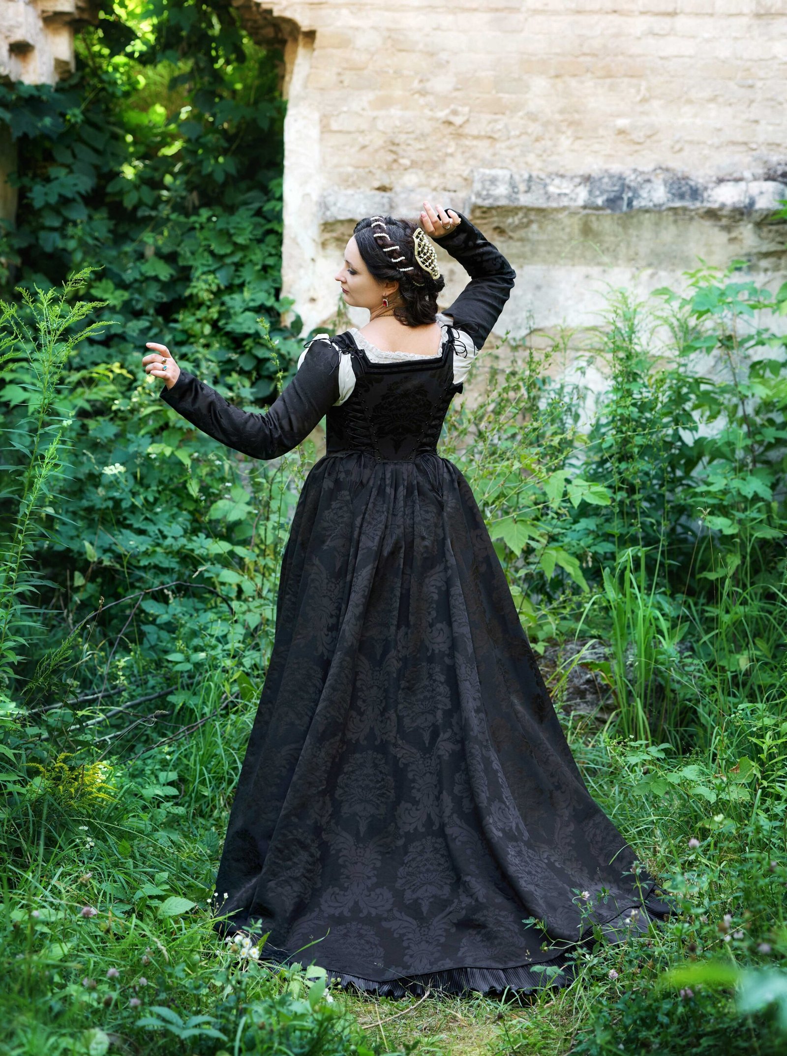 Black 1550s Renaissance Gown, Gothic Renfaire Outfit - Image 6